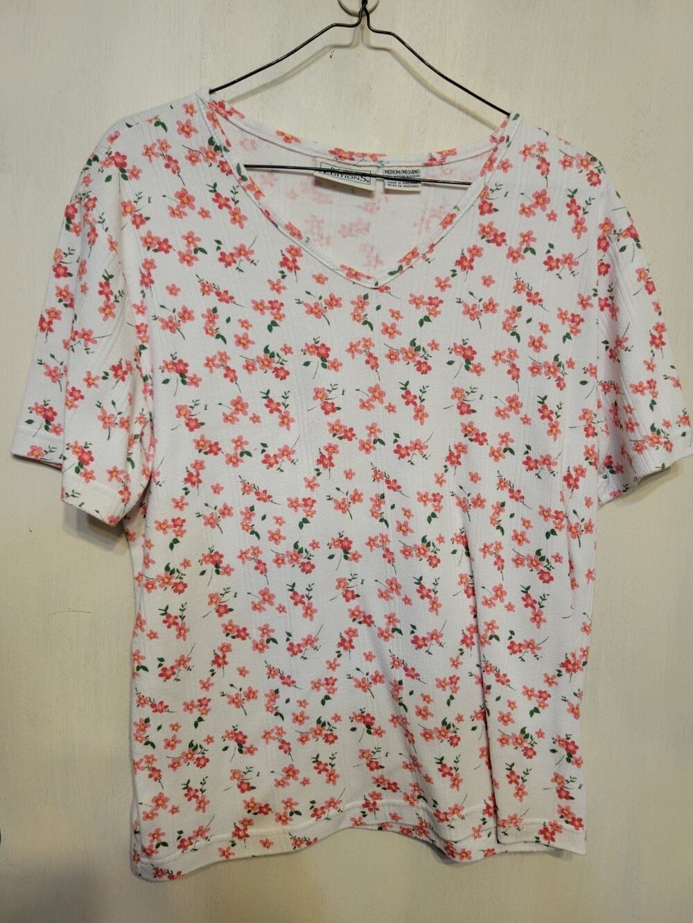 Basic Editions Medium Floral Pink And White Y2k Retro Shirt
